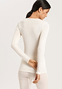 HANRO_B_W_WoolenSilk_LSLVShirt_071409_070795_045.jpg