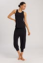 HANRO_B_W_Yoga_CropPants_078797_072199_062.jpg