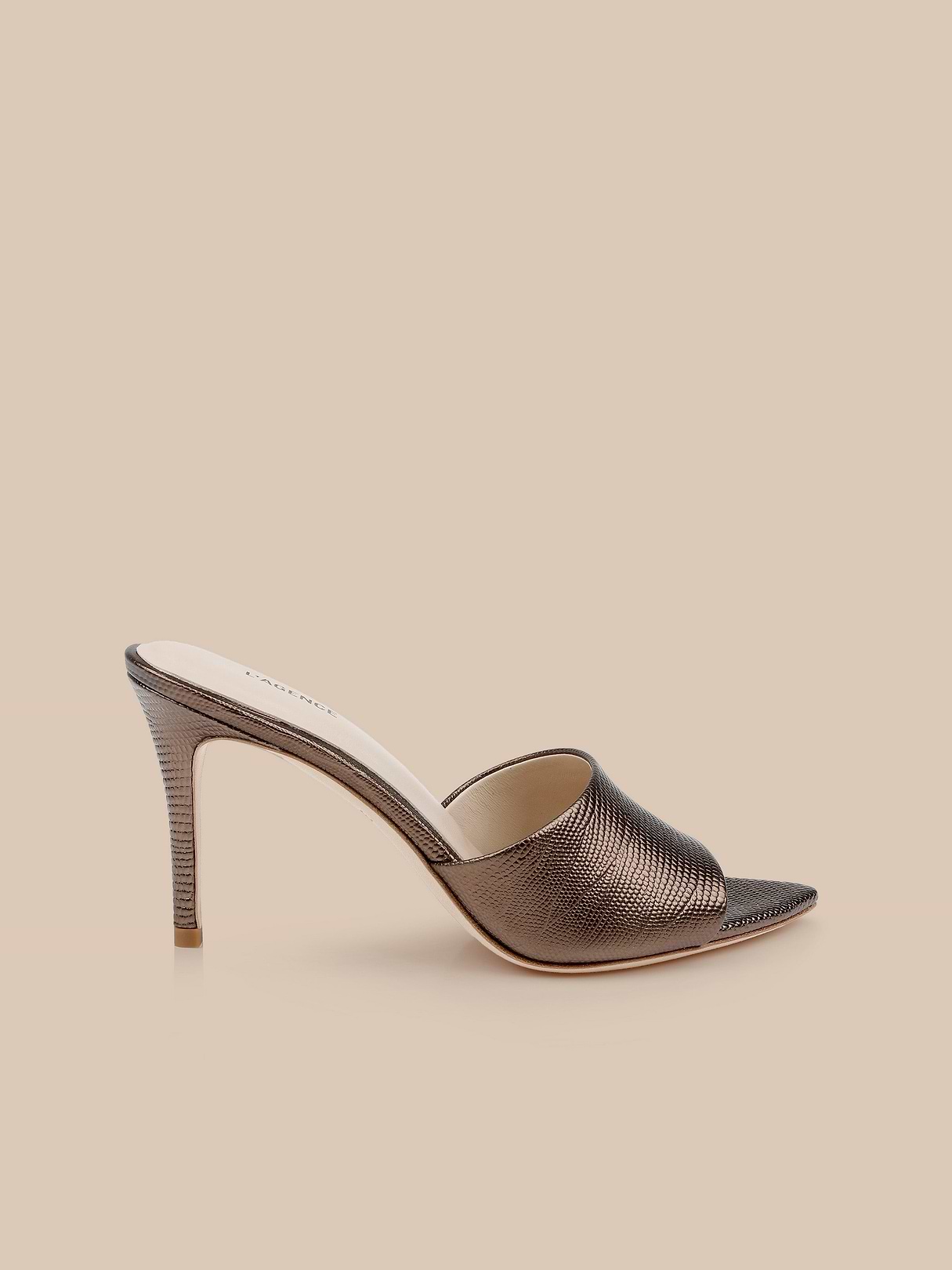★*i様 Bit Square-Toe Mules バニラ 38 Women's Cleigha Pointy Toe Mules - Ivory Raffia | Nine West