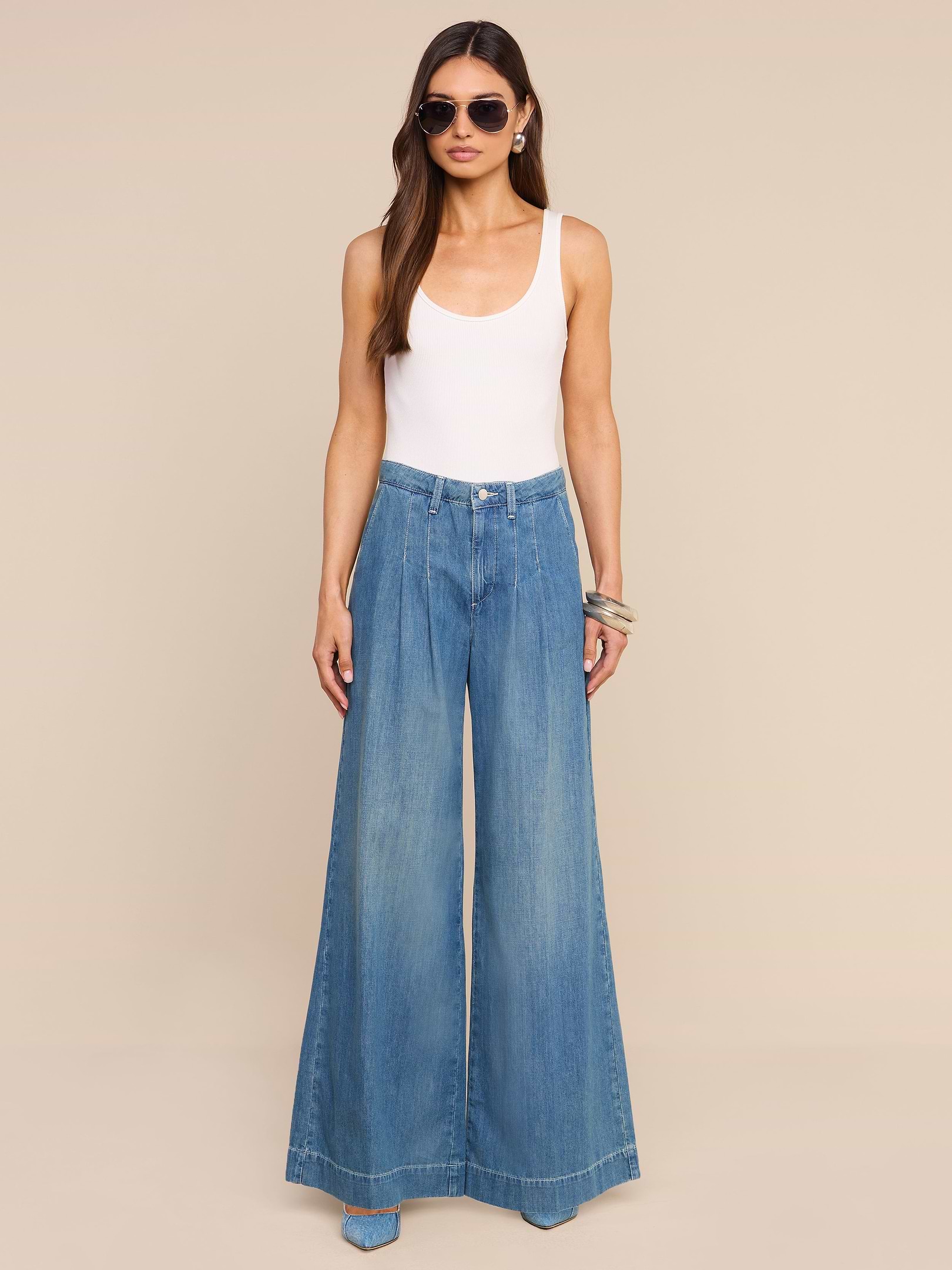 Jayani Pleated Wide-Leg Jean in Saratoga | L'AGENCE