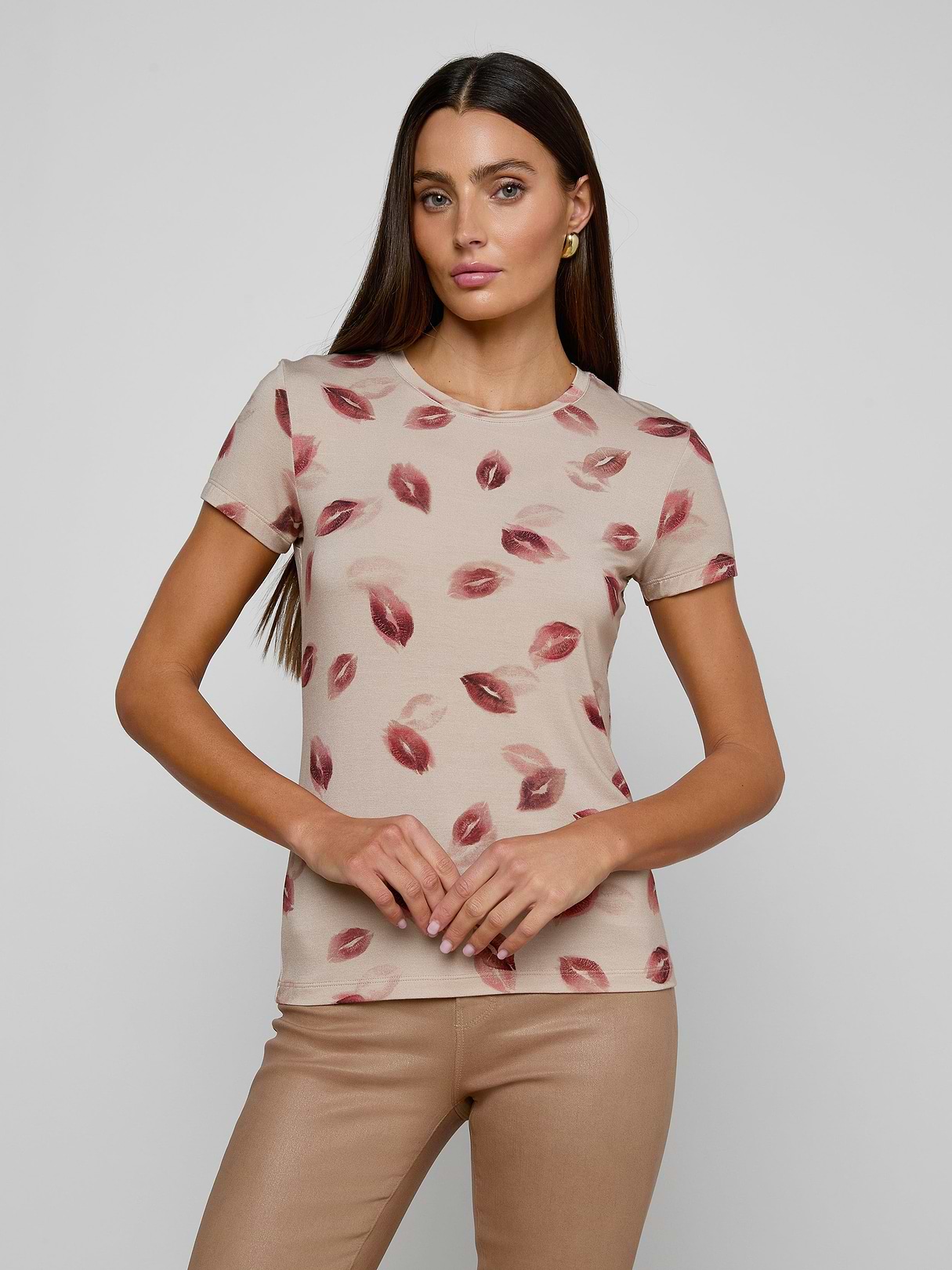 Ressi Fitted Tee in Taupe/Dark Red Faded Kiss | L'AGENCE