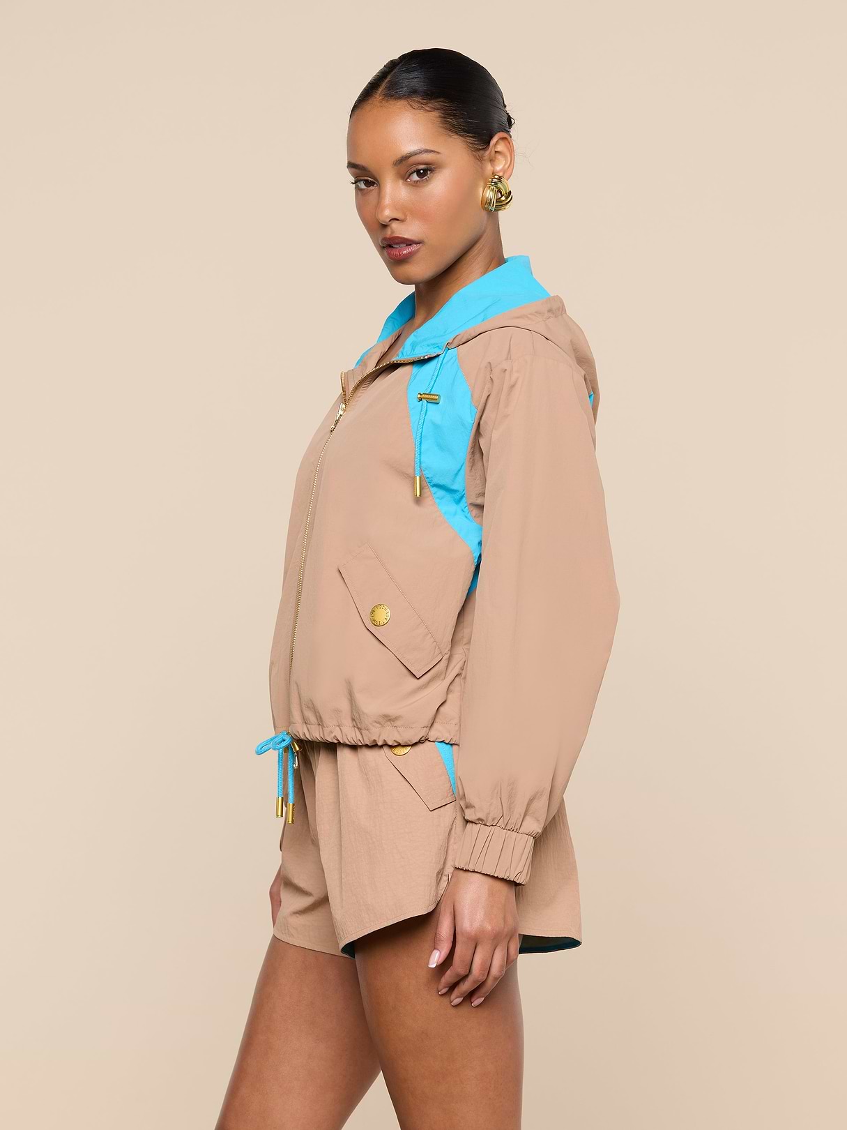 Lark Windbreaker in Light Hazelnut/Capri Blue | L'AGENCE
