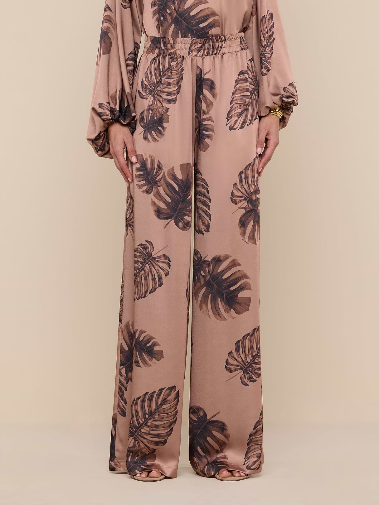 Lillian Satin Pant in Hazelnut Multi Large Palm | L'AGENCE