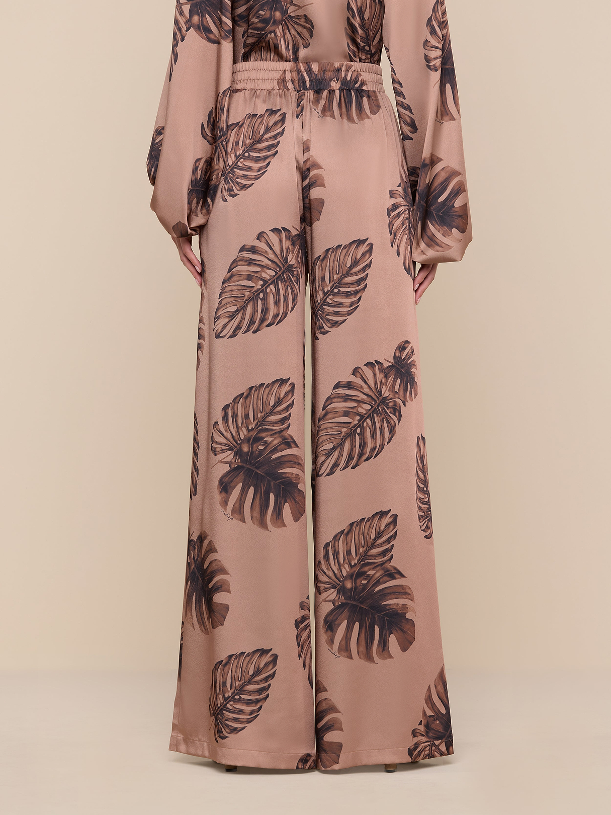 Lillian Satin Pant in Hazelnut Multi Large Palm | L'AGENCE