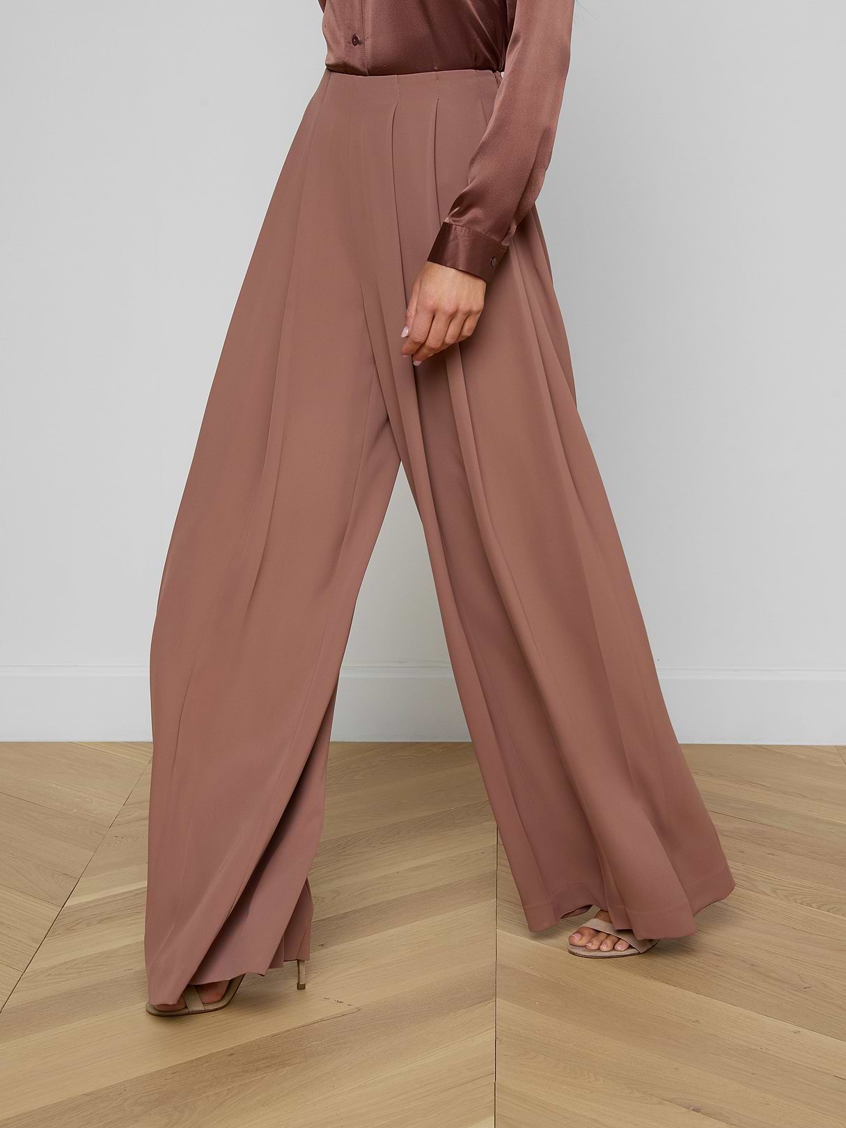 Nova Pleated Wide-Leg Pant in Light Mink | L'AGENCE