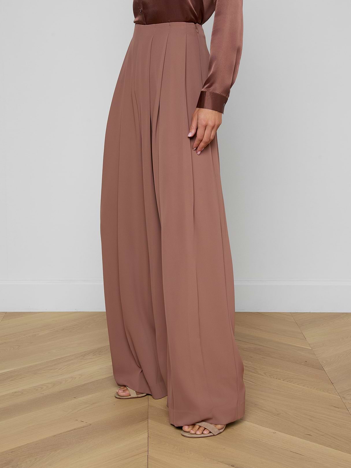 Nova Pleated Wide-Leg Pant in Light Mink | L'AGENCE