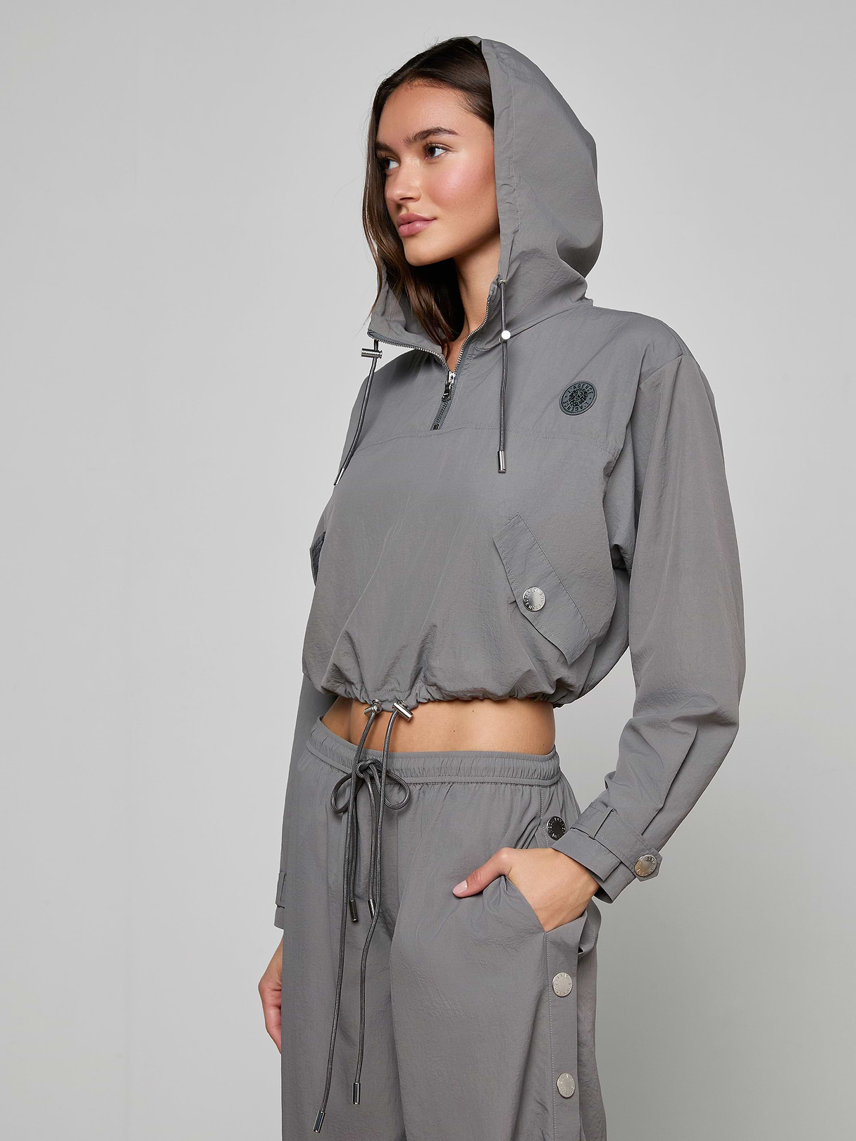 Bronwyn Cropped Windbreaker in Medium Grey | L'AGENCE