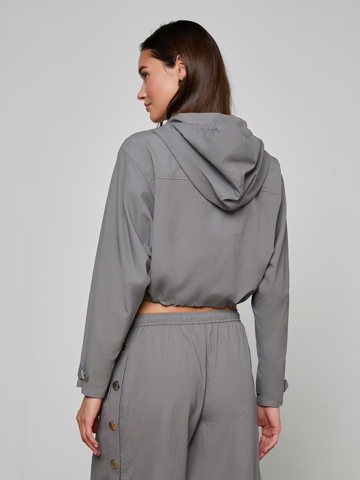 Bronwyn Cropped Windbreaker in Medium Grey | L'AGENCE