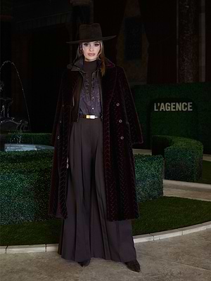 Nova Pleated Wide-Leg Pant in Dark Java | L'AGENCE Nova Pleated Wide-Leg Pant in Dark Java | L'AGENCE