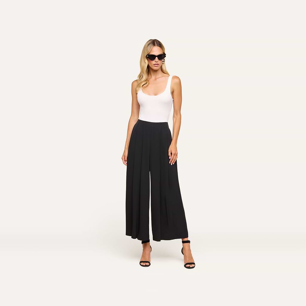 Novalynn Cropped Pleated Pant