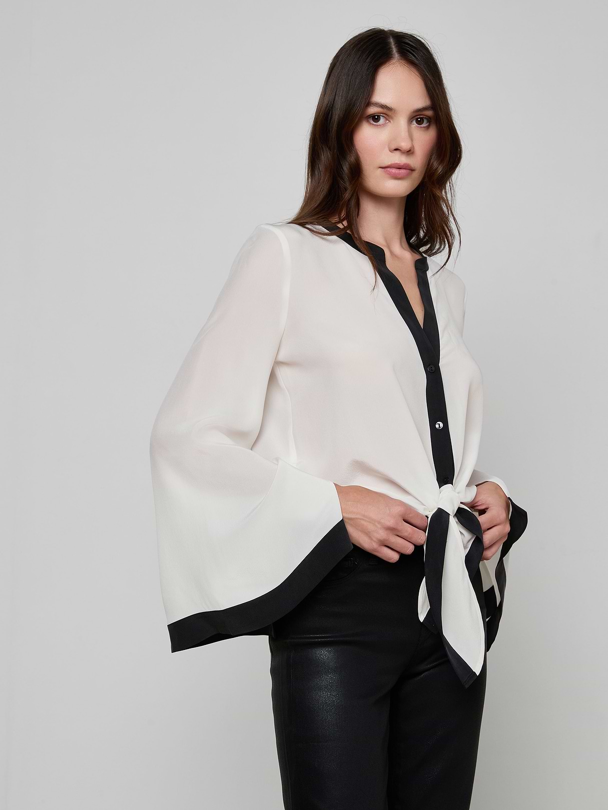 Charlize Silk Blouse in Ivory/Black | L'AGENCE
