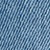 Gros plan dun tissu denim bleu montrant des coutures blanches en diagonale, formant un motif texturé typique de la matière des jeans. Le tissu semble tissé serré et solide.