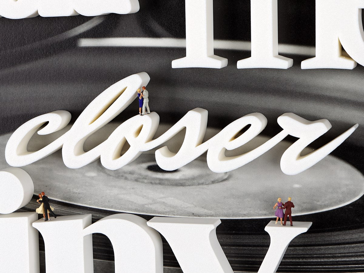 Tiny Dancer (Detail2)