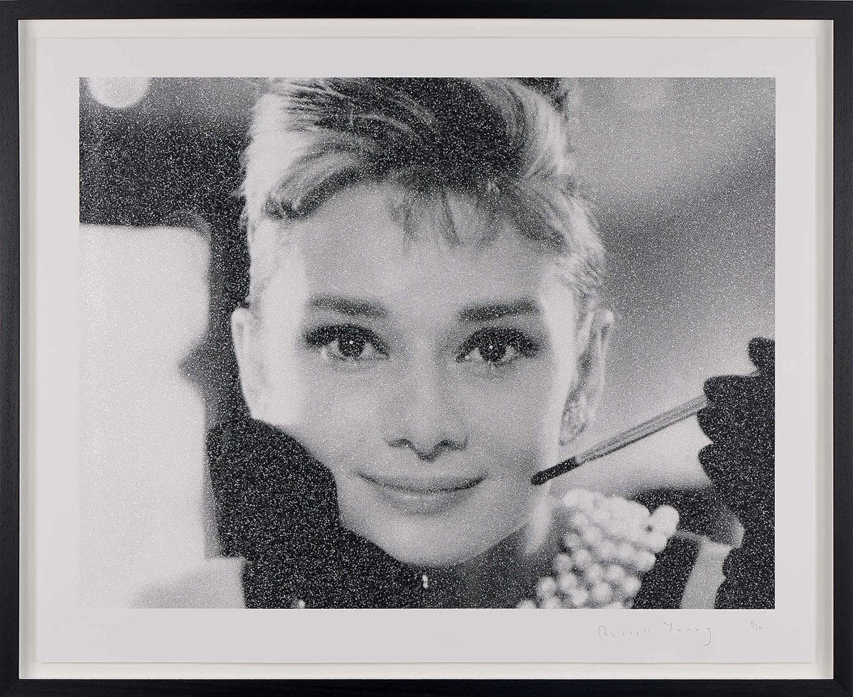 Audrey Hepburn (Black & White) (Framed)