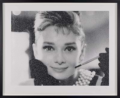 Audrey Hepburn (Black & White) (Framed)
