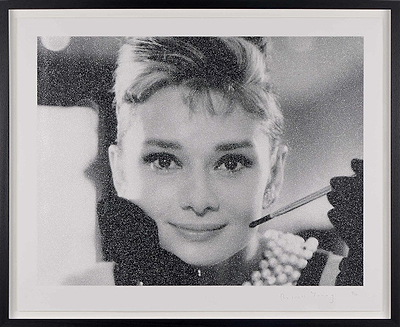 Audrey Hepburn (Black & White) (Framed)