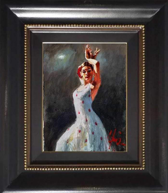 Blanco y Lunares (close-up) (Framed)