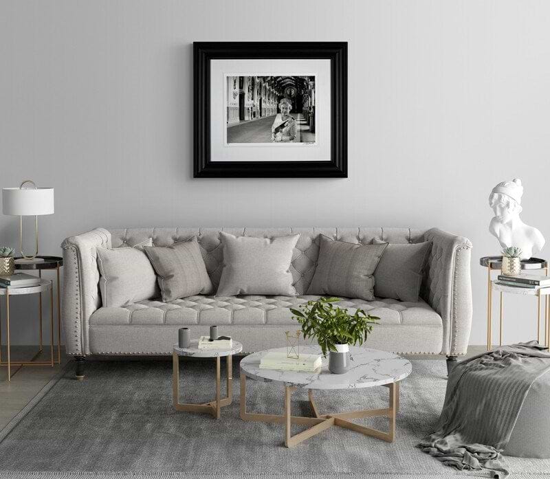 Her Majesty Queen Elizabeth II, 2002 (Roomset)