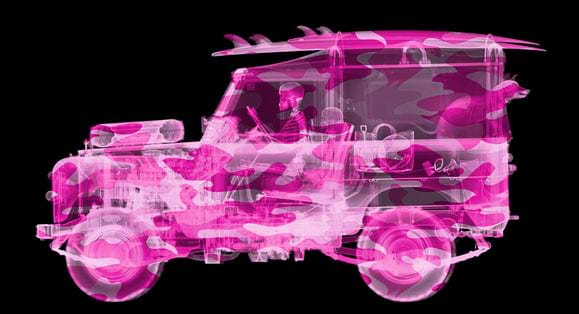 Camouflage Land Rover Surfer Pink