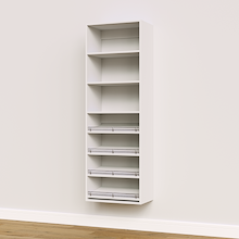 White shoe tower featuring mixed 4 slanted shelves and straight shelves.