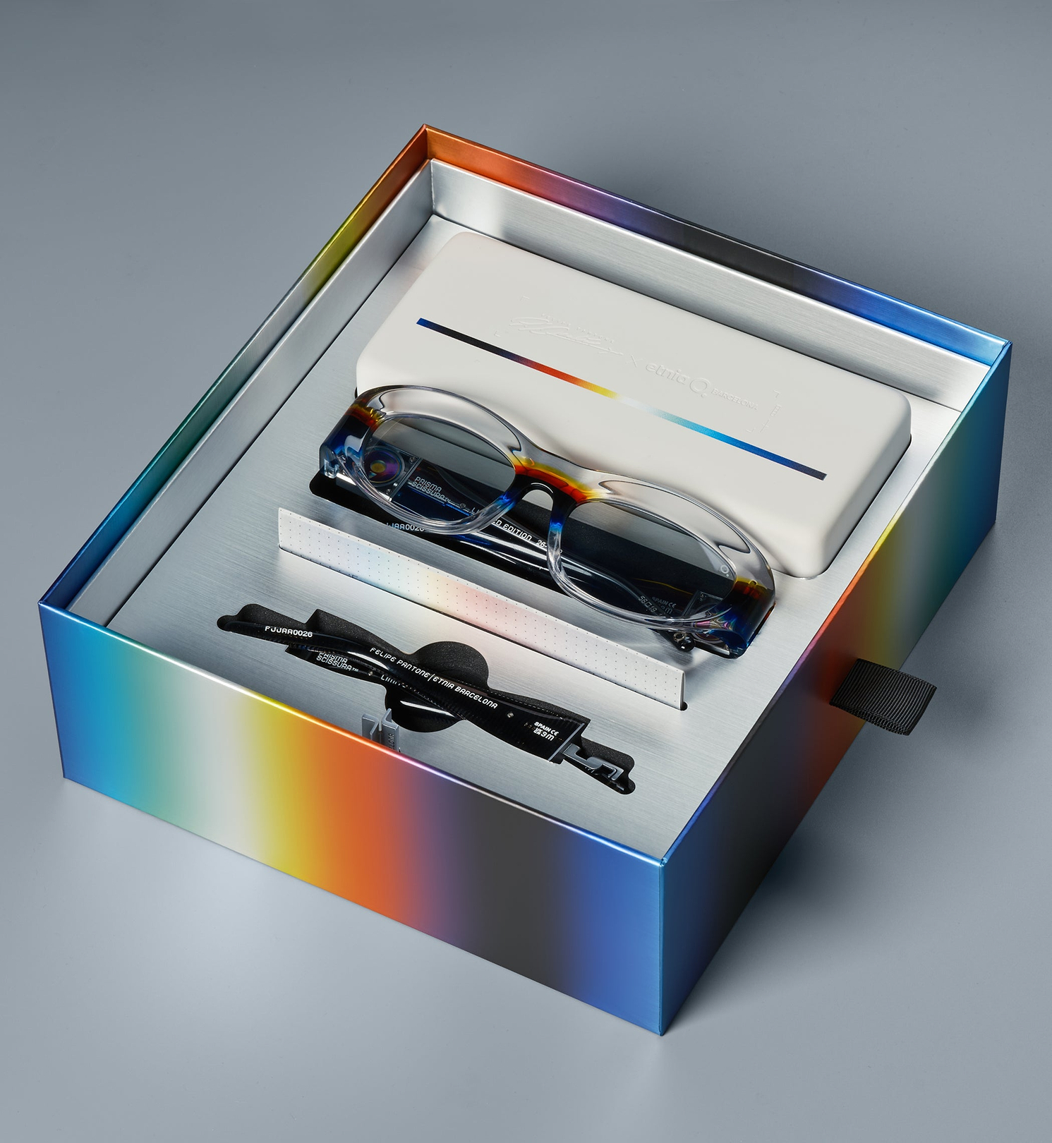 Felipe Pantone x Etnia Barcelona premium packaging