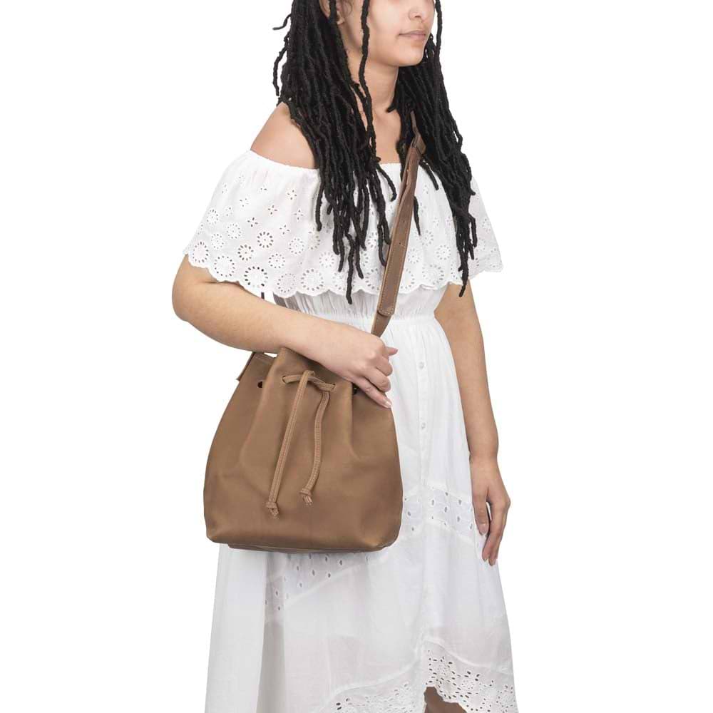 handmade Leather Bucket Bag brown - model view