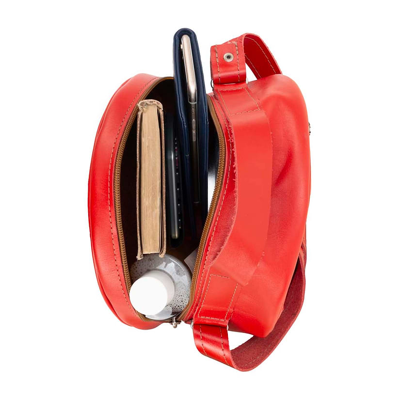 Round Leather Bag in red - inside View