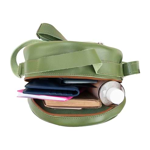 Round Leather Bag in green - inside View