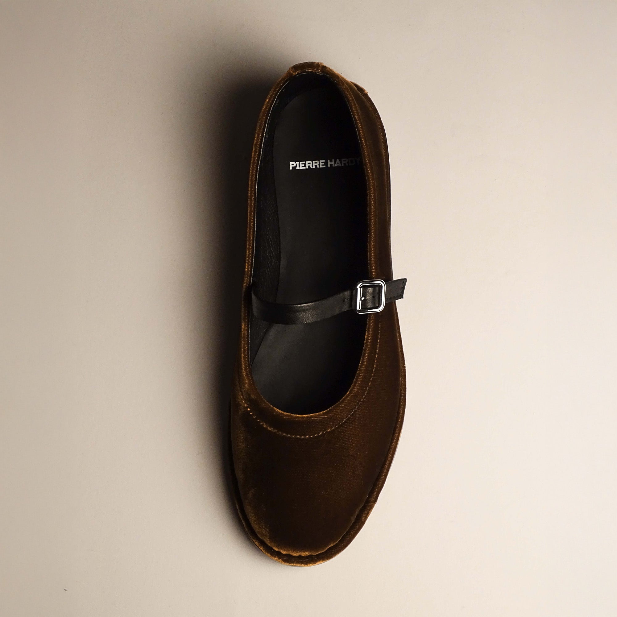 Pierre Hardy BALLERINE TRISH, cuir d'agneau noir et velours prune, vue 9