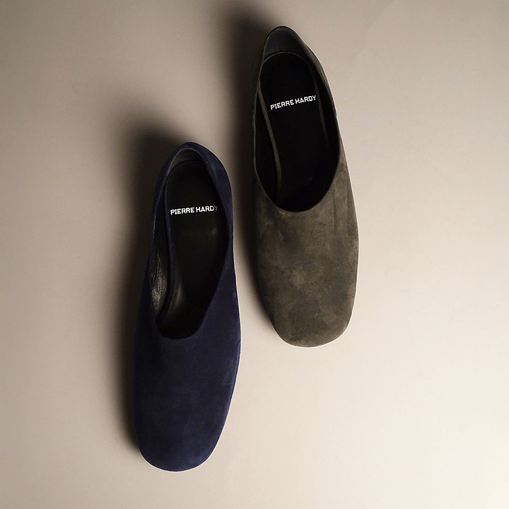 Pierre Hardy CHAUSSURES À ENFILER PIA, cuir de chevreau velours bleu marine, vue 6