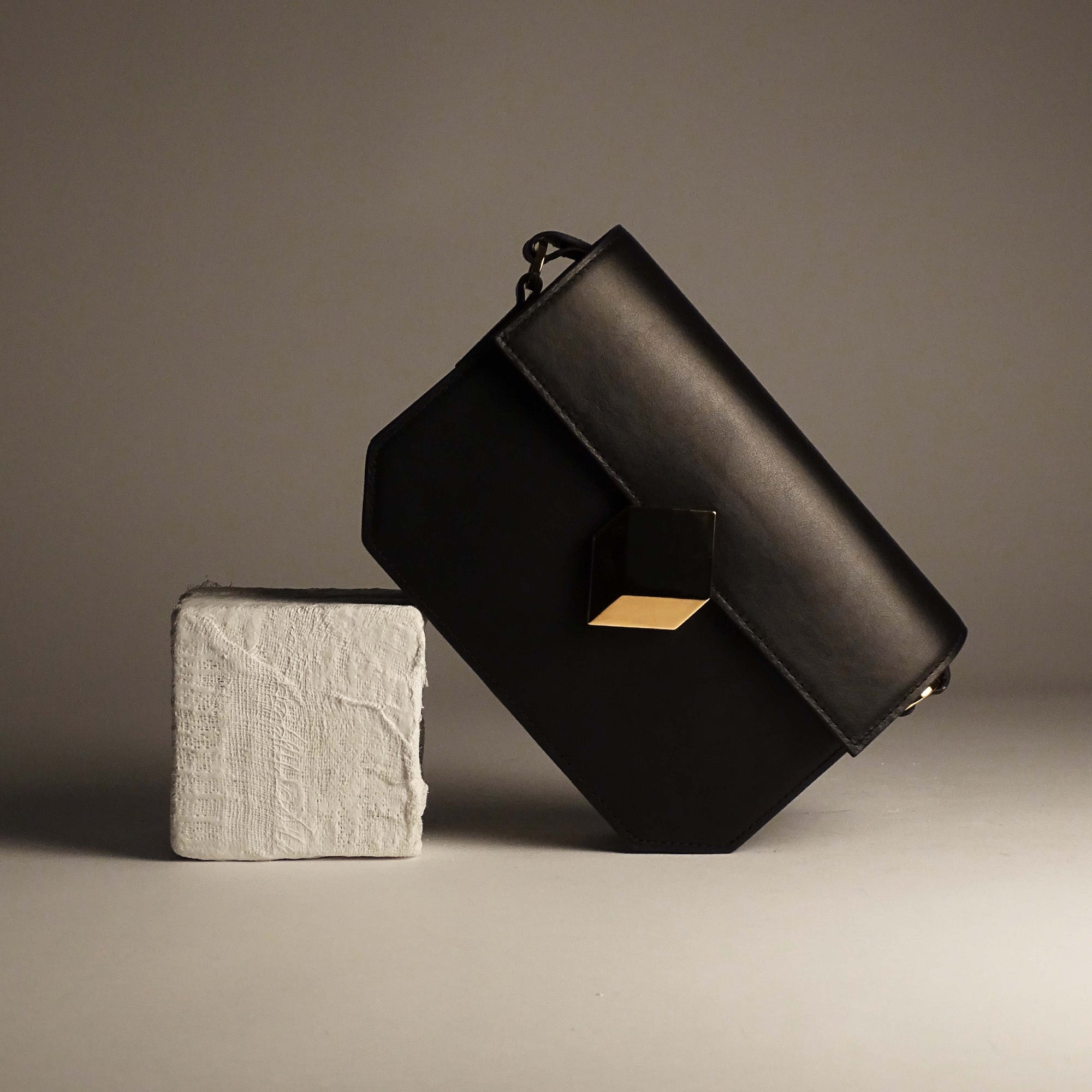 Pierre Hardy SAC À MAIN PRISM, cuir de veau noir, vue 5