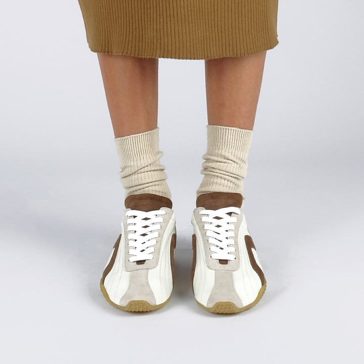 Pierre Hardy BASKETS JUMP, cuir de veau blanc et cuir de veau velours marron & blanc cassé, vue 3