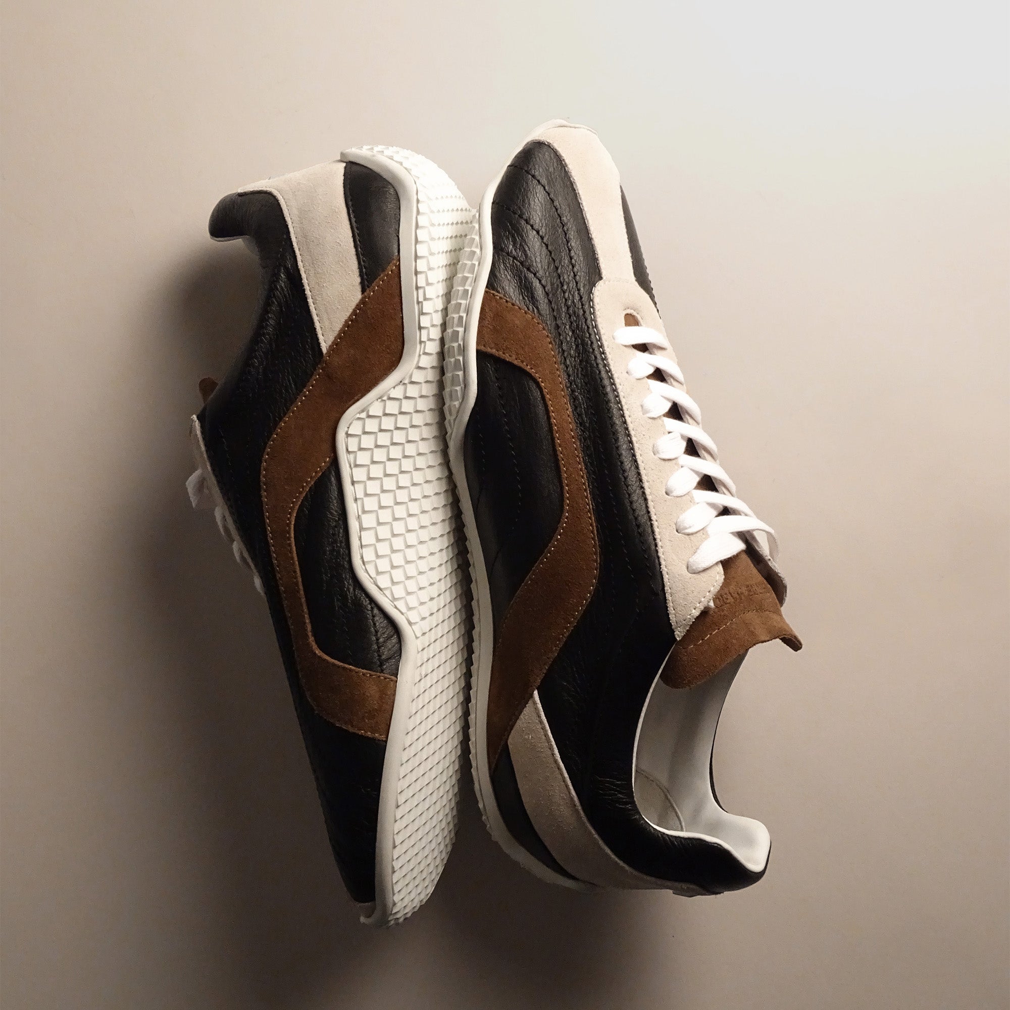 Pierre Hardy BASKETS JUMP, cuir de veau noir et cuir de veau velours marron & blanc cassé, vue 6