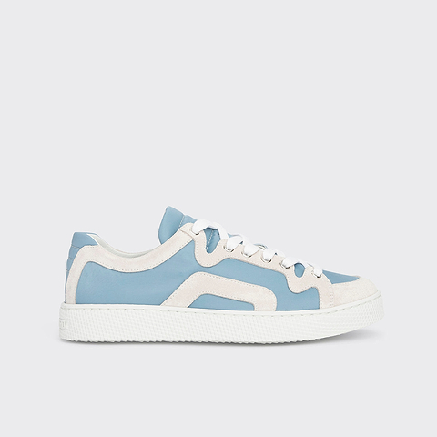 Pierre Hardy BASKETS ALPHA - FEMME, toile de nylon bleu ciel et cuir de veau velours blanc