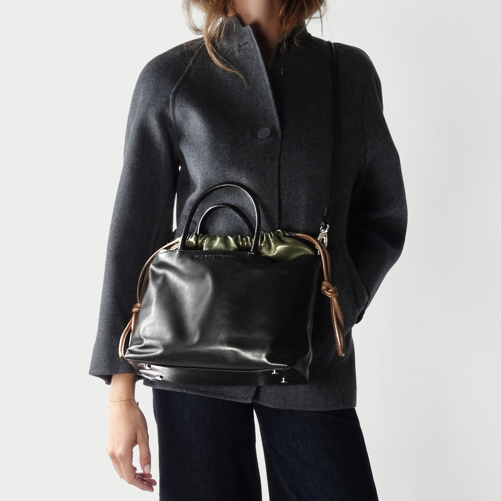 Pierre Hardy SAC TWIN, cuir de veau noir et cuir d'agneau kaki, vue 3