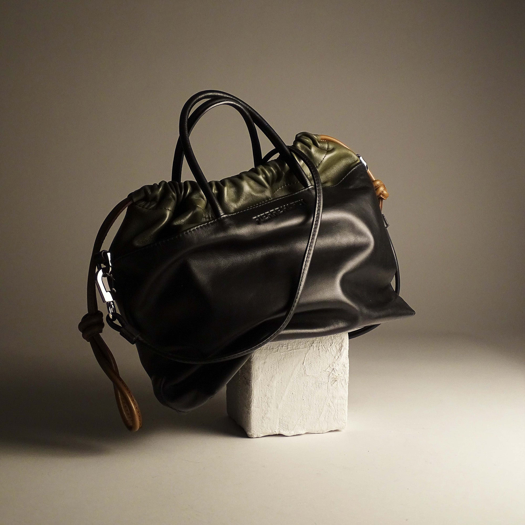 Pierre Hardy SAC TWIN, cuir de veau noir et cuir d'agneau kaki, vue 7