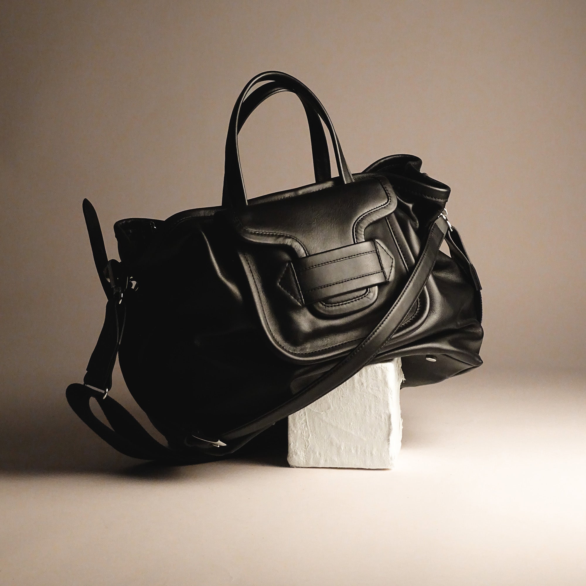 Pierre Hardy SAC TOTE ALPHA DAY, cuir de veau noir, vue 10