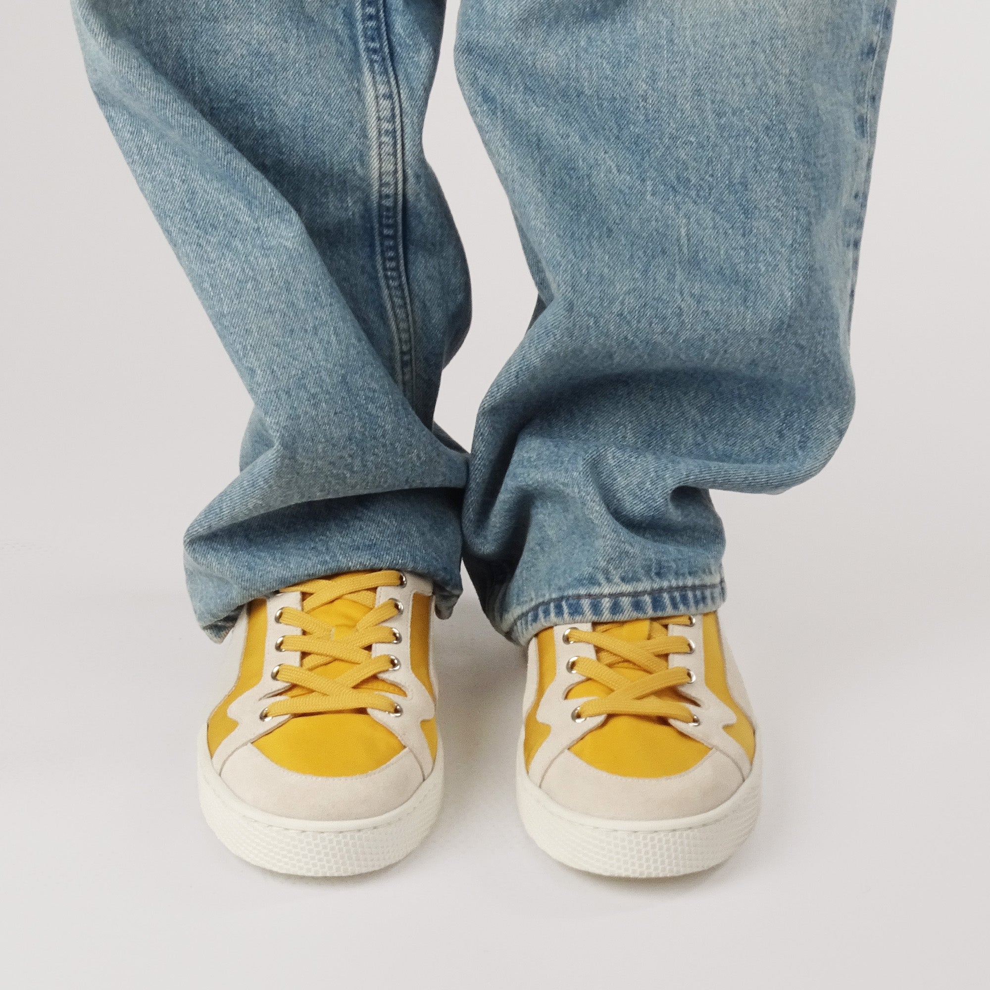 Pierre Hardy BASKETS ALPHA - HOMME, toile de nylon jaune et cuir de veau velours blanc, vue 4