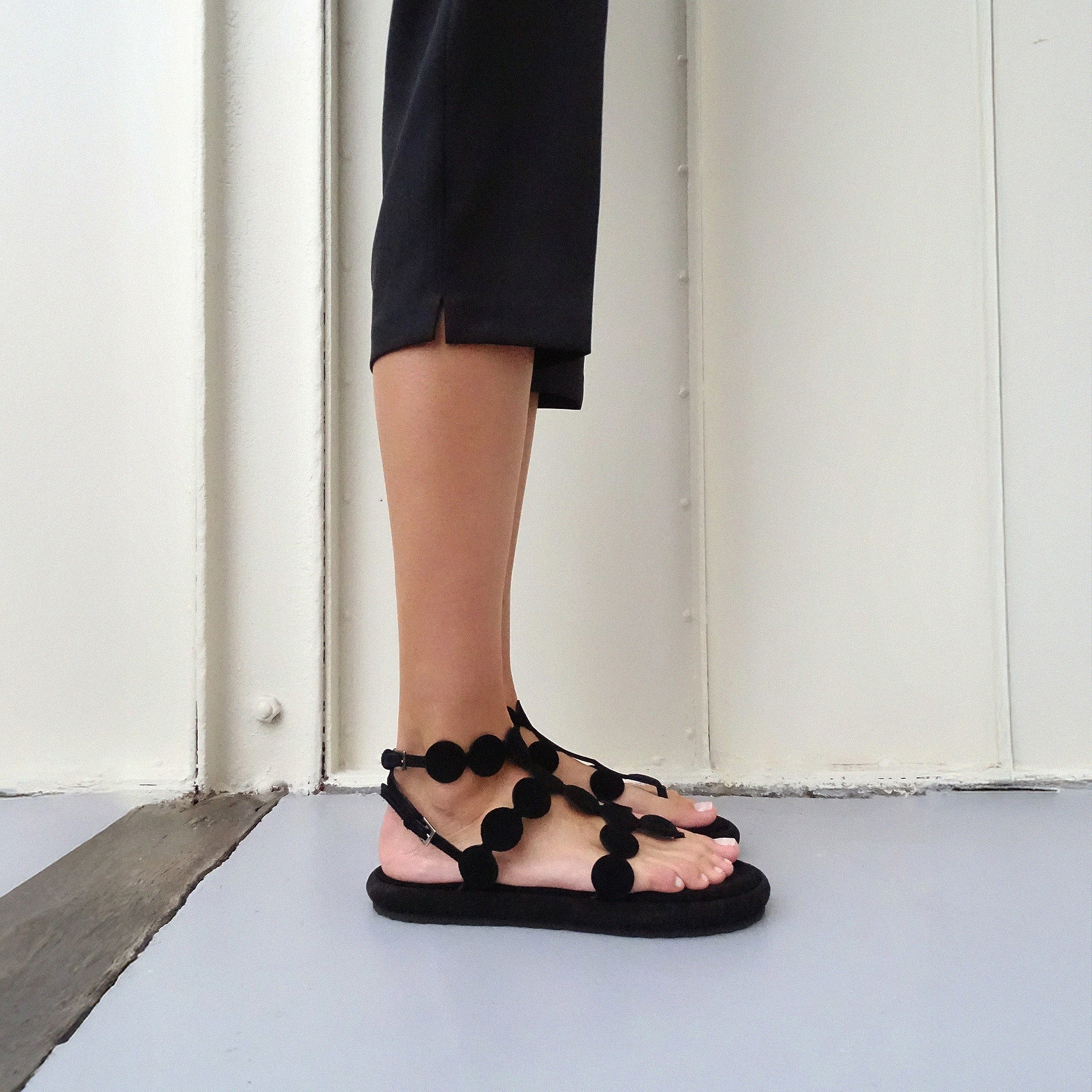 Pierre Hardy ANTIC BULLES SANDAL, black suede calfskin, vue 6