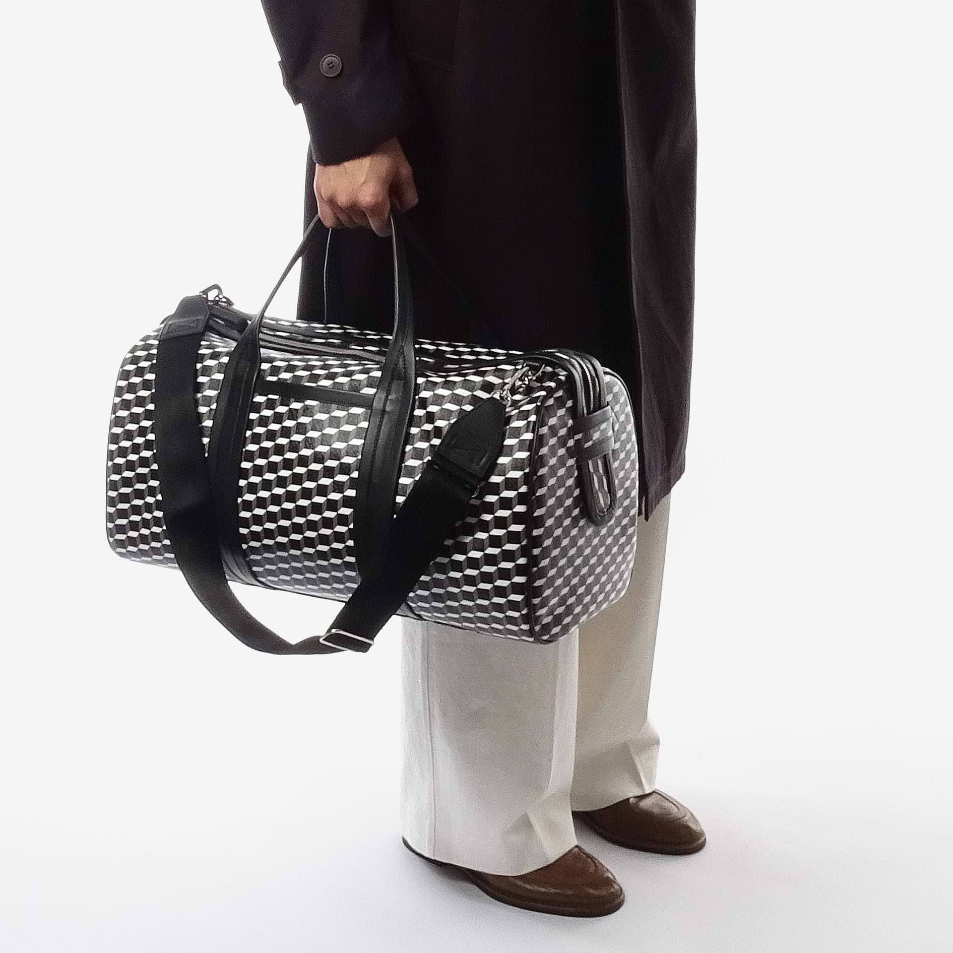 Pierre Hardy SAC WEEK-END CAB, toile enduite cube perspective et cuir de veau, vue 3