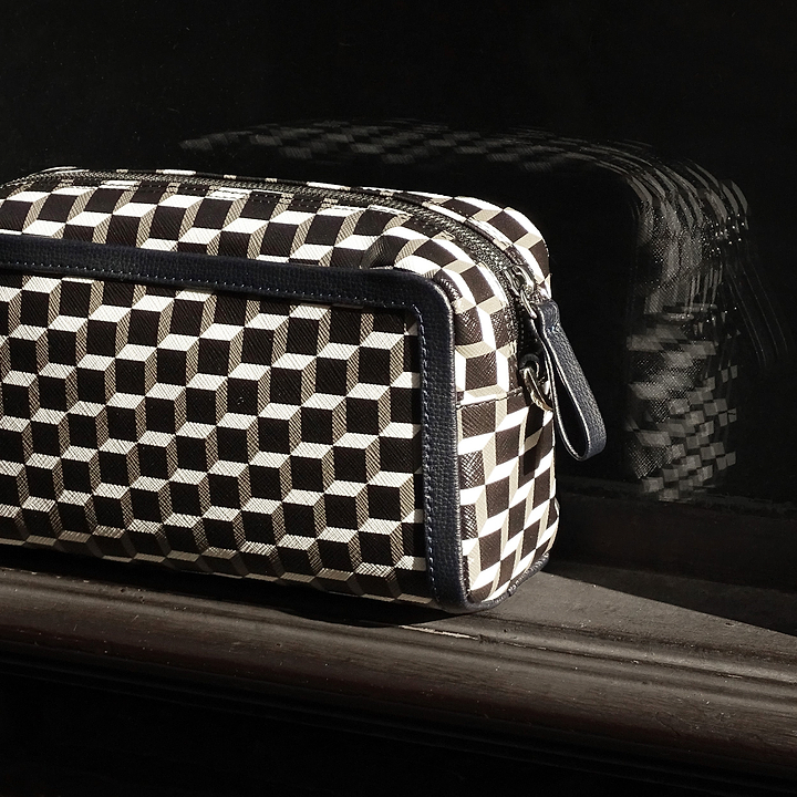 Pierre Hardy MAXI CUBE BOX BAG, cube perspective coated canvas and navy grained calfskin, vue 5