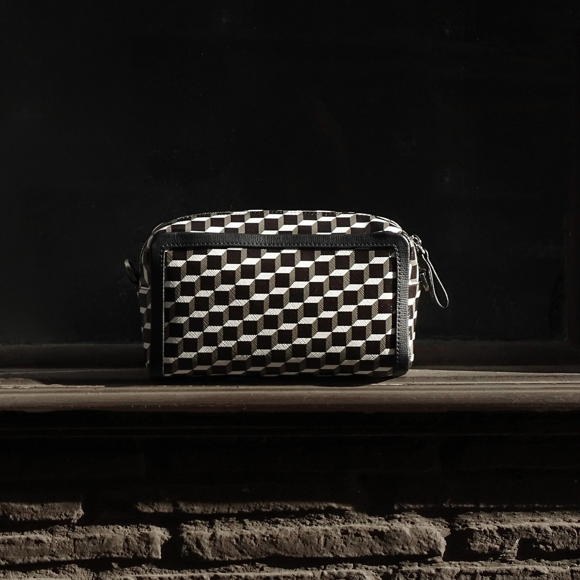 Pierre Hardy MAXI CUBE BOX BAG, cube perspective coated canvas and navy grained calfskin, vue 4