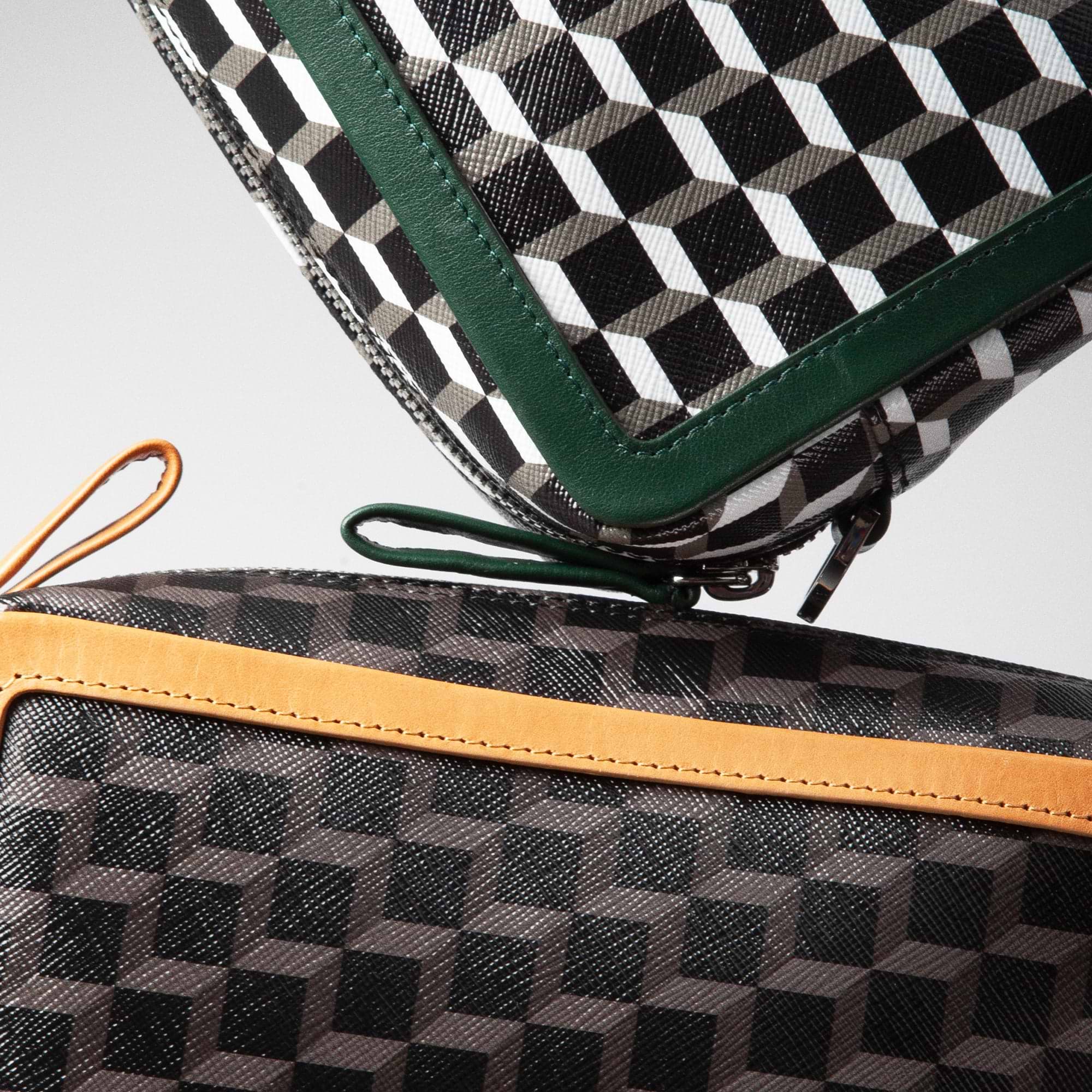 Pierre Hardy SAC MAXI CUBE BOX, toile enduite cube perspective noir et ganses en cuir de veau naturel, vue 2