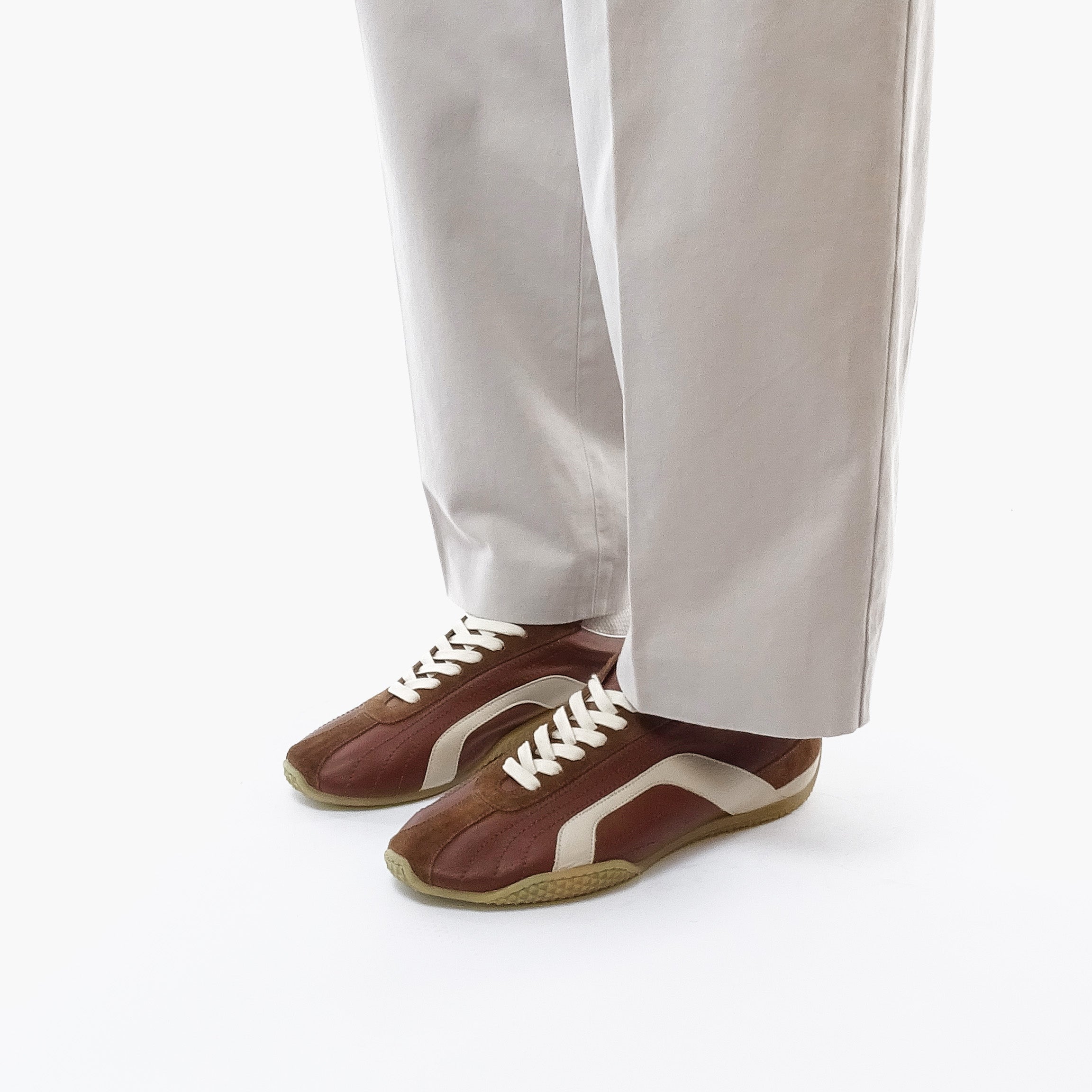 Pierre Hardy BASKETS JUMP, cuir de veau marron & blanc cassé et veau velours marron, vue 5