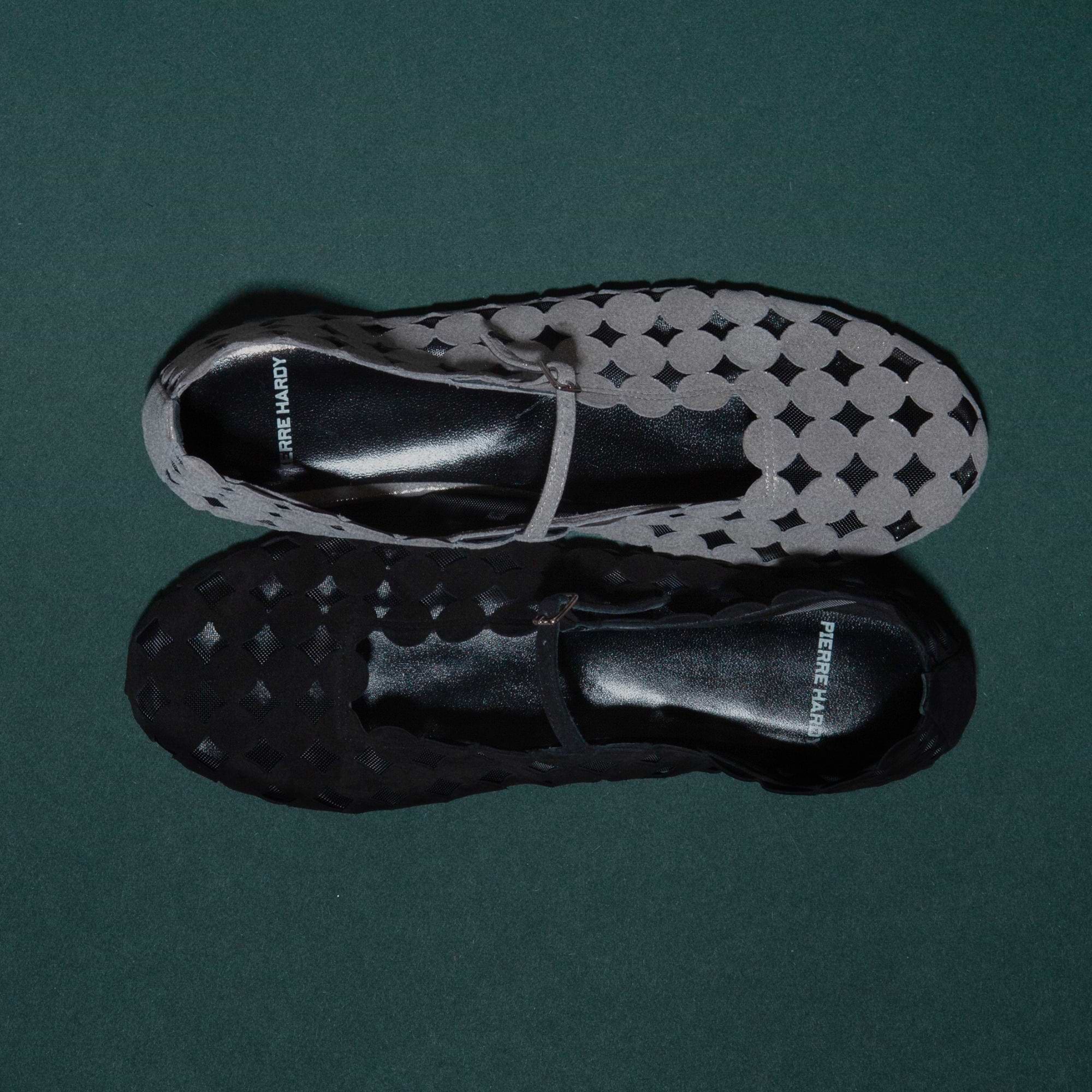 Pierre Hardy BALLERINE MINI BULLES, cuir de chèvre velours noir et mesh noir, vue 10
