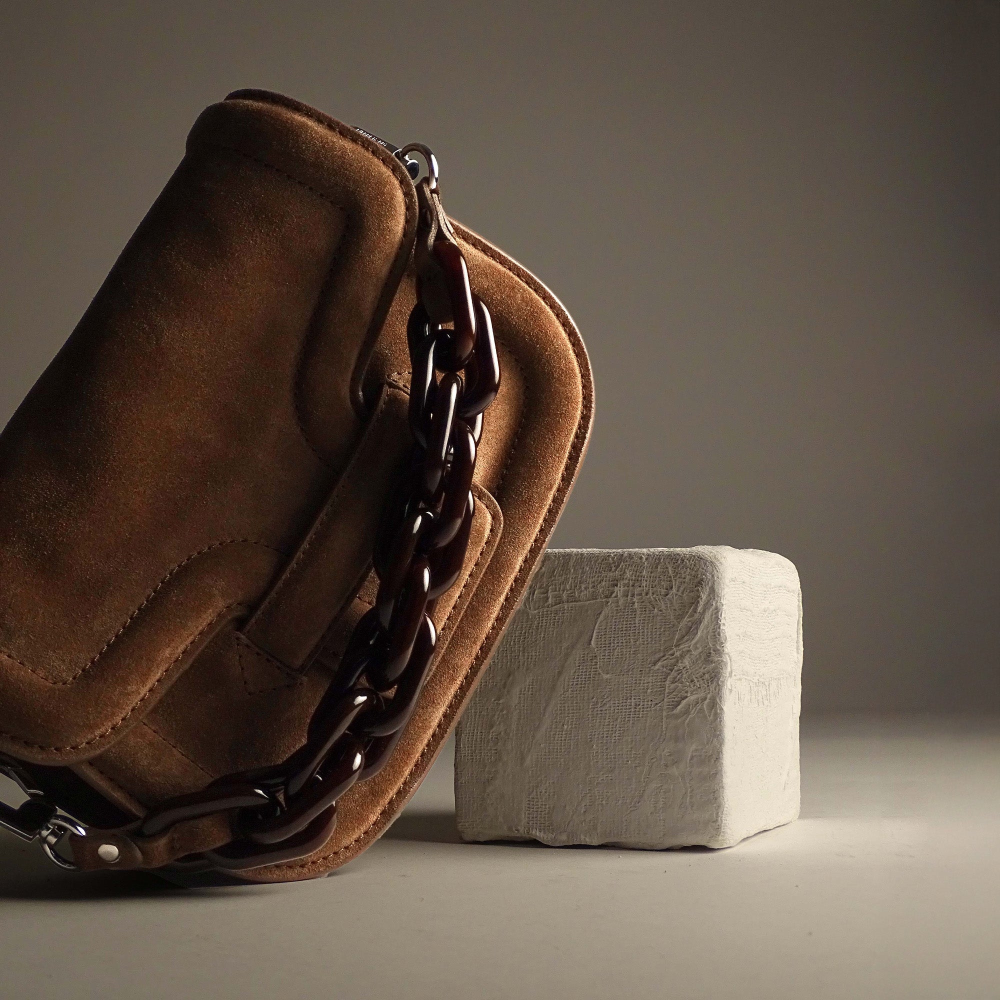 Pierre Hardy SAC MINI ALPHAVILLE, cuir de veau velours marron clair, vue 6