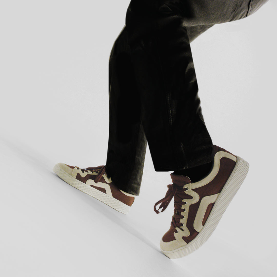 Pierre Hardy BASKETS ALPHA - FEMME, toile de nylon bordeaux et cuir de veau velours blanc, vue 7