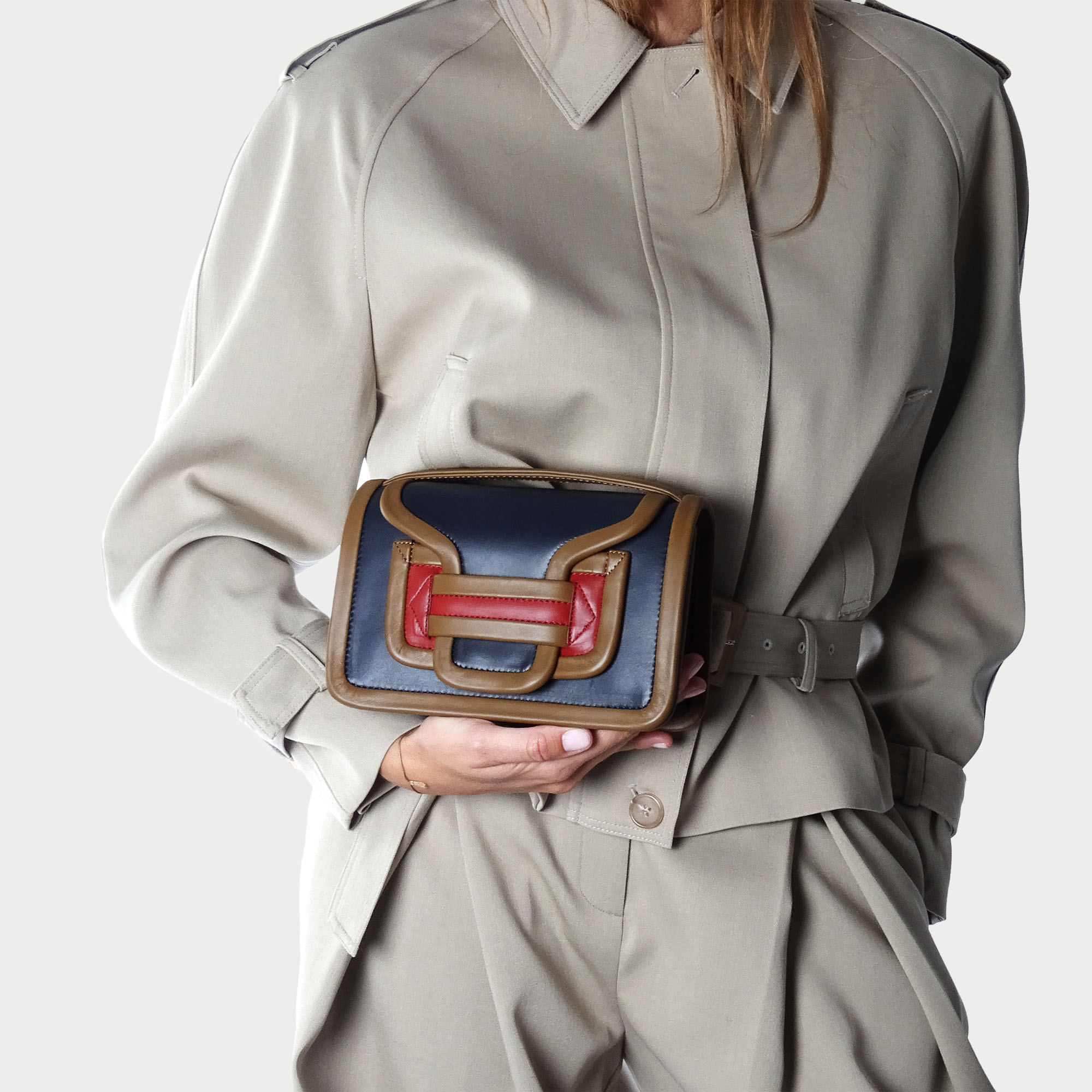 Pierre Hardy ALPHA HANDBAG, navy, rust and camel lambskin, vue 4
