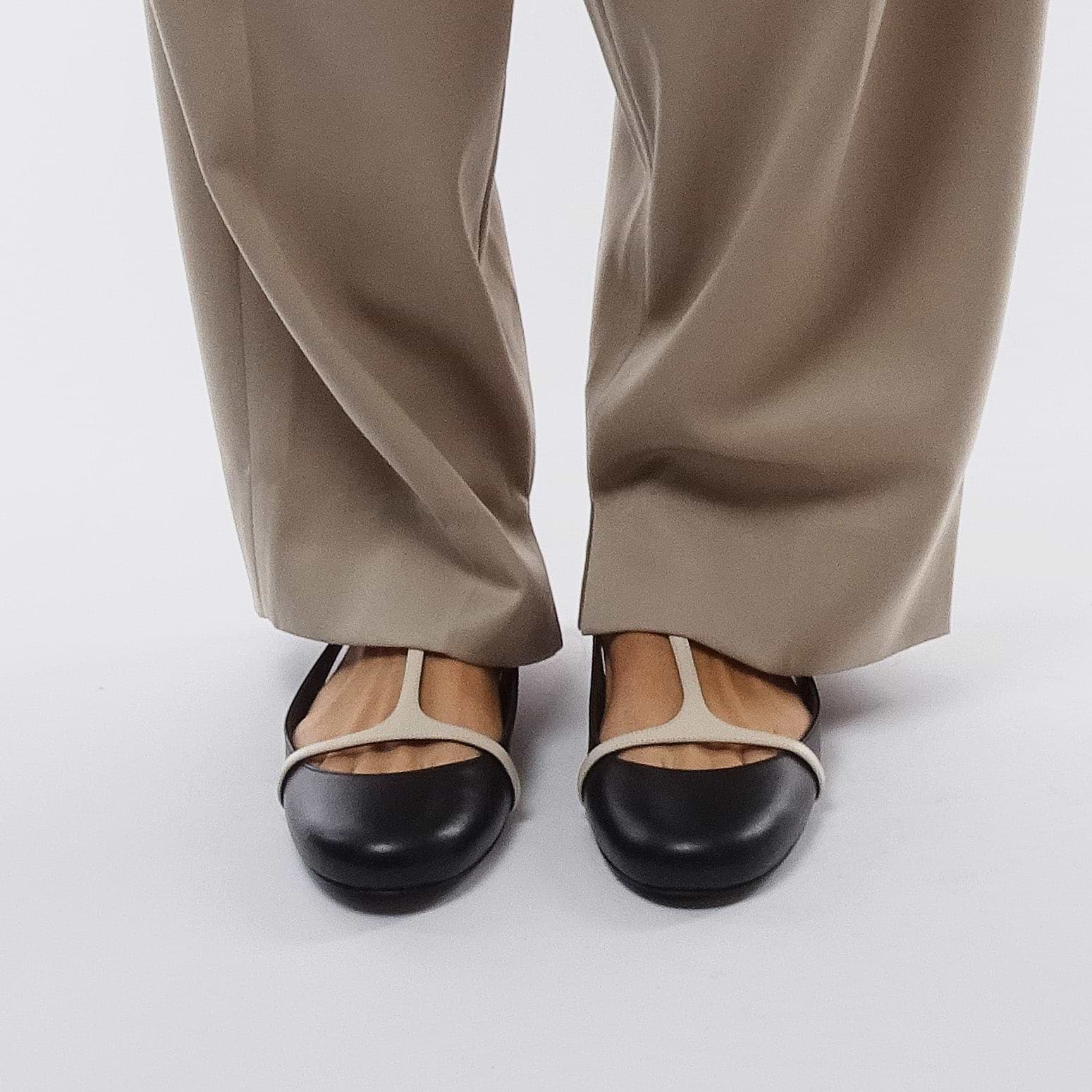 Pierre Hardy RIO BALLET FLAT, black and off-white calfskin, vue 6