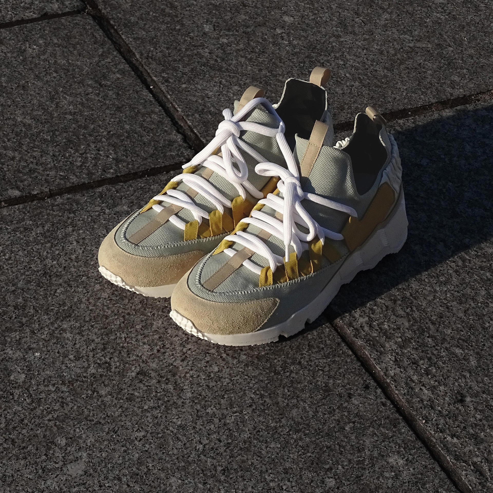 Pierre Hardy TREK COMET SNEAKERS, toile de nylon gris, cuir de veau blanc & jaune et veau velours beige, vue 7